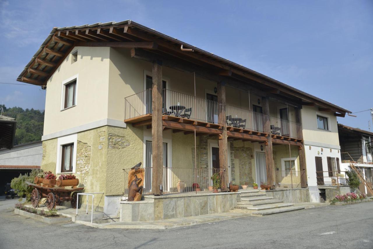 Agriturismo Ai Pruesot Bed & Breakfast Bagnolo Piemonte Exterior foto